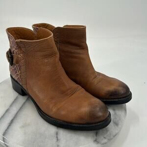Anthropologie Jasper & Jeera brown leather caravan booties